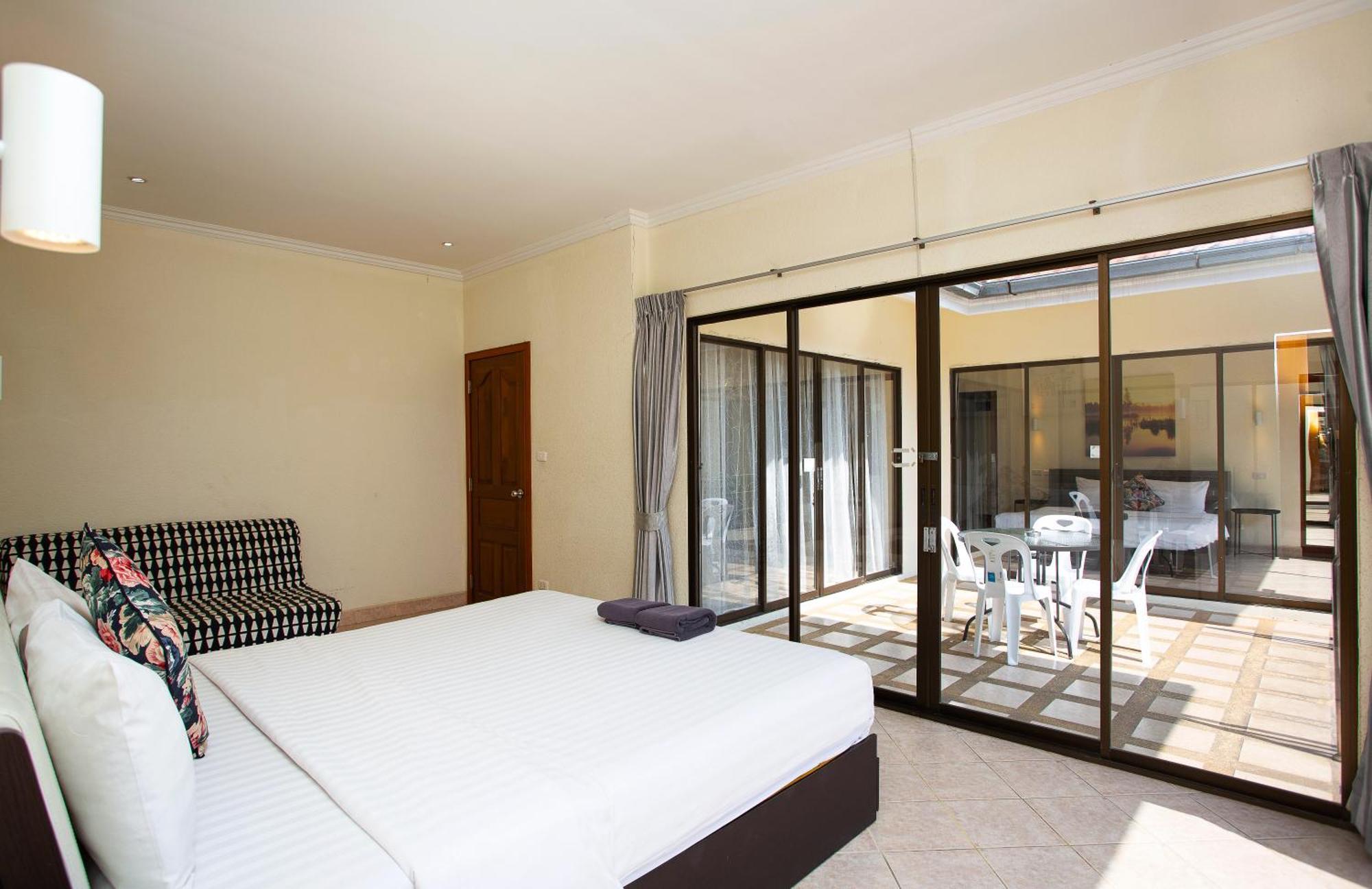 Avoca Pool Villas Pattaya Rum bild